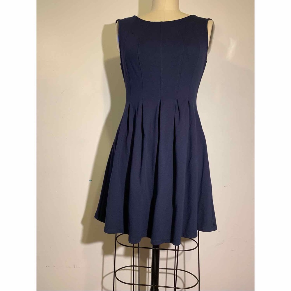 Blue medium sleeveless dress! ✨